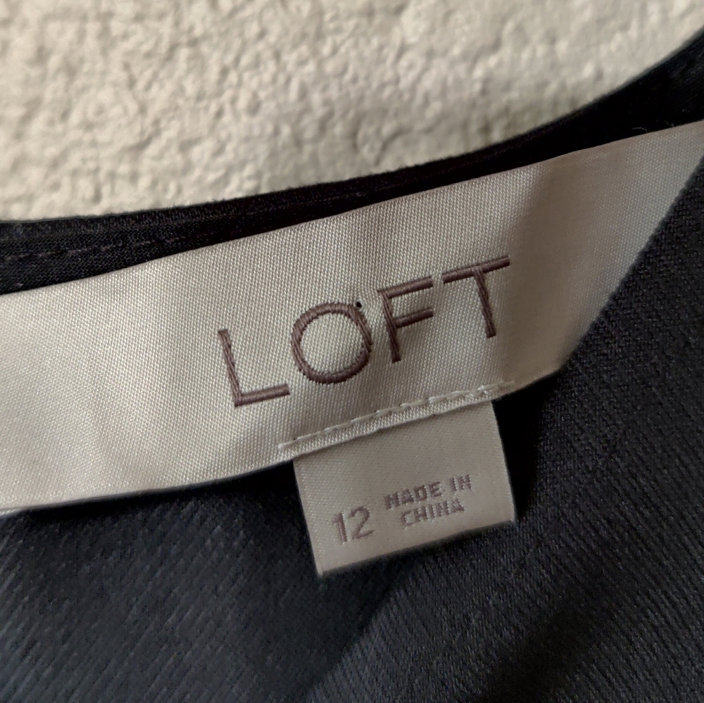 LOFT Ann Taylor Button Pocket Flounce Dress - Picture 10 of 13